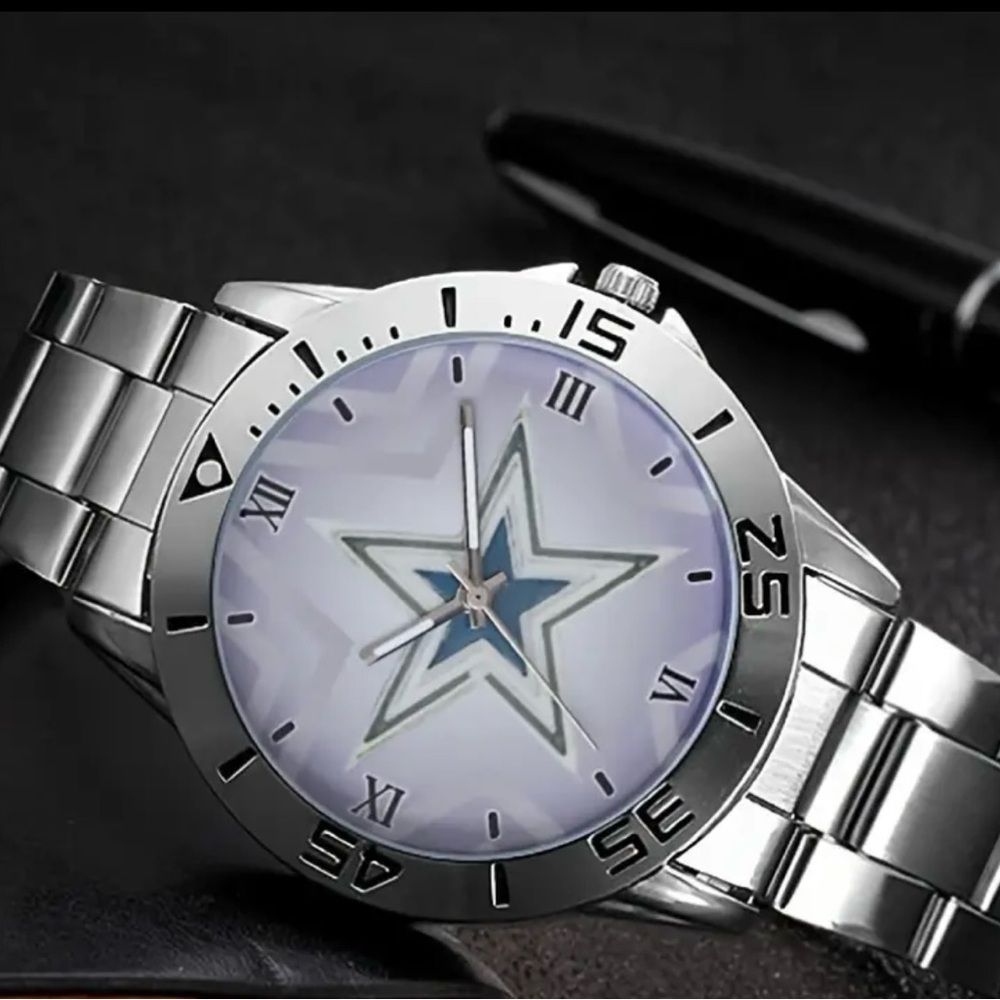 Cowboys Casual Style Men's Stainless Steel Band Quartz Wristwatch
